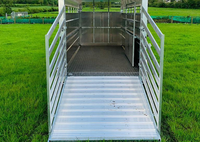 Remorque pour bétail avec escalier hydraulique pour le transport d'animaux, haute sécurité, durable, 14FT X 6FT, tri-essieux, origine France, 50km/h, 1