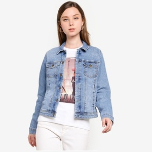 แจ็คเก็ตยีนส์ผู้ชายดีไซน์ล่าสุด แขนยาว ระบายอากาศได้ดี สีอ่อน สไตล์ลำลอง สำหรับฤดูหนาว ผ้าฟอก - Product Image 2