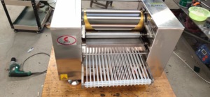 Mini mille elettrico commerciale a de melaleuca automatique mille strati torta <span class=keywords><strong>pancake</strong></span> pelle <span class=keywords><strong>automatica</strong></span> creatrice di crepe - Product Image 3