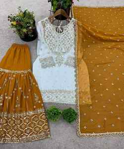 คอลเลกชั่นชุดแฟนซีสำหรับผู้หญิงอินเดียชุดแฟนซีสีเหลืองชุดเทศกาล - Product Image 4