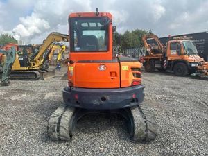 Mini-excavatrice Kubota U55-4 avec godet de terrassement d'une capacité de 0,12 m³ et un poids opérationnel de 1,2 tonne - Product Image 5