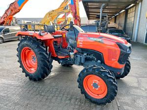 รถแทรกเตอร์ Kubota MU4501 ขับเคลื่อน 4 ล้อ 45 แรงม้า สีแดง ราคาประหยัด เครื่องจักรกลการเกษตร ระดับความปลอดภัยสูง ระบบเกียร์ขับเคลื่อน - Product Image 1