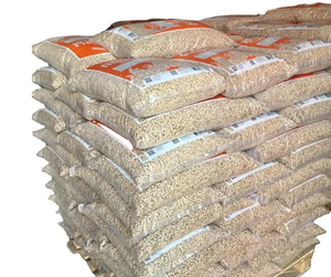Granulés de bois bio-carburant 100% pin haute densité, diamètre 6-8 mm, teneur en cendres de 0,5%, 4600 J par caloire, conditionnés en sacs plastiques de 15 kg - Product Image 3
