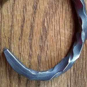 กำไลข้อมือเหล็กแฟชั่นกำไลข้อมือออกแบบโลโก้ได้ตามต้องการ - Product Image 4