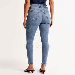 บริการ OEM กางเกงยีนส์สตรีกางเกงสบายแบบพรีเมี่ยมดีไซน์ล่าสุดพร้อมพื้นเรียบสำหรับฤดูหนาว - Product Image 2