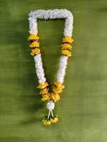 Vente en gros de Milni Mala traditionnel indien au jasmin et à la rose jaune avec des perles de perles, Jaimala pour la mariée et le marié pour la Pooja, le temple, le mariage