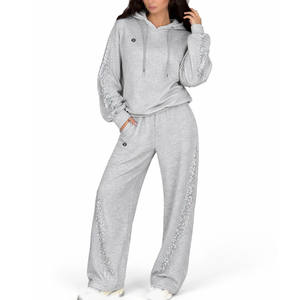 Ensemble de survêtement gris pour femme avec détails de manches en strass, coupe décontractée, molleton décontracté, vêtements de détente, fabrication - Product Image 1