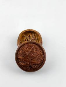 Molinillo de Hierbas de Madera de 54 mm y 2 Capas con Dientes Metálicos Afilados – Molinillo para Fumar con Opción de Logotipo Personalizado - Product Image 4