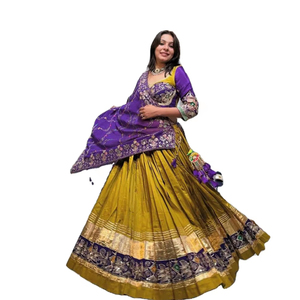 Lehenga Choli de Seda Banarasi 100%, Diseño Elegante con Bordado Moti, Ligero, Reversible, para Bodas/Fiestas - Product Image 1