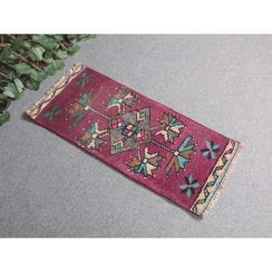 พรมวินเทจตุรกีขนาดเล็ก 1.2x2.6 ฟุต ลายดอกไม้สีแดงน้ำเงิน - Product Image 1