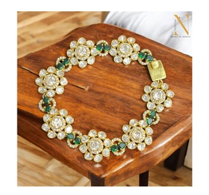 Hermosa pulsera de estilo tradicional con diseño floral Chapado en plata artesanal exclusivamente para mujeres y niñas - Product Image 1