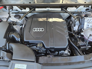 2025 Au di Q5 2.0T Premium avec commodité Plus Package Neat - Product Image 3