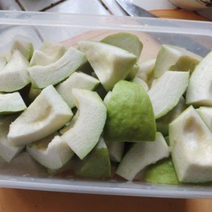 Top-Grade Tropical Guava | Fresh, <b>Sweet</b> & Nutritious | Bulk Orders | Natural, Convenient for Smoothies & Juices - Product Image 2