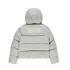 เสื้อแจ็คเก็ตพัฟเฟอร์ผ้าแคนวาสแบบถอดฮู้ดได้สำหรับฤดูหนาว ขายส่ง OEM สำหรับผู้ชาย กันน้ำ คอตั้ง ปักโลโก้ด้านหน้า คุณภาพสูง รับผลิตตามแบบ - Product Image 3