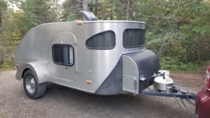 Caravane de voyage moderne en aluminium pour 4 personnes avec cuisine coulissante, sol en PVC, adhésif léger, pliable, mini teardrop - Product Image 5