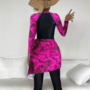 Costume da bagno musulmano rosso a 3 pezzi con stampa per donne islamiche, burkini <span class=keywords><strong>chic</strong></span>, <span class=keywords><strong>abbigliamento</strong></span> modesto per vacanze al mare - Product Image 3