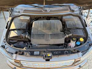 Land Rover LR4 HSE LUX 2013 d'occasion en excellent état, sans réserve, moteur V8, 4x4, sièges 3ème rangée, provenance Californie, non modifiée - Product Image 6