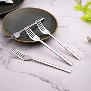 Mini Tenedores de Acero Inoxidable Plateados (Juego de 4) Palillos Pequeños Ecológicos para Uso Doméstico y en Restaurantes - Product Image 2