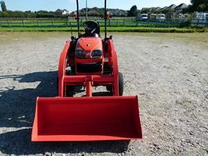 Compact pour mini tracteur Kubota BX2350 avec godet à goupille de chargeur à fixation rapide prêt pour l'exportation avec composants du moteur et du noyau de la pompe - Product Image 2