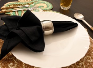 Nouveau rond de serviette de conception de finition argentée meilleur pour la vaisselle vaisselle porte-serviettes en métal solide Design Royal décor d'intérieur - Product Image 4