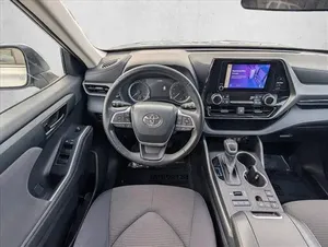 2023 Toyota Highlander LE - Product Image 2