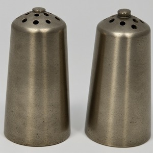 Moulin à sel et à poivre en laiton de qualité supérieure avec finition dorée polie lisse artisanale conçue à la main pour les repas décoratifs - Product Image 6