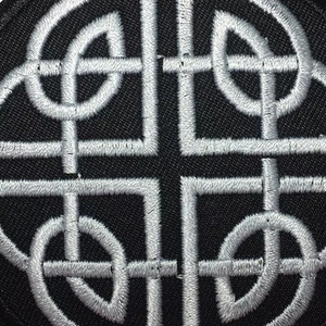 Patchs de broderie à coudre avec logo personnalisé professionnel de haute qualité Fabricant d'usine Patchs de broderie à la main personnalisés - Product Image 6