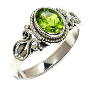 Bague de luxe artisanale en péridot, pierre de naissance de février, bijoux en argent sterling 925 plaqué rhodium, cadeau élégant pour femme, design bohème - Product Image 2