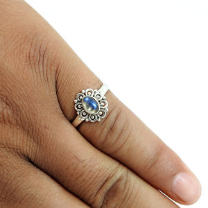 อัญมณีลาบราดอร์ไทต์ธรรมชาติ 925 เงินสเตอร์ลิงรูปไข่คลาสสิกดูแหวนผู้หญิงและเด็กผู้หญิงเครื่องประดับทําด้วยมือจํานวนมากซัพพลายเออร์ - Product Image 3