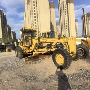 كوماتسو GD511A ممهدة المحركات ، ممهدة المحركات مناسبة لعمليات تسوية الأرض بمساحة كبيرة مثل الطرق والمطارات - Product Image 4
