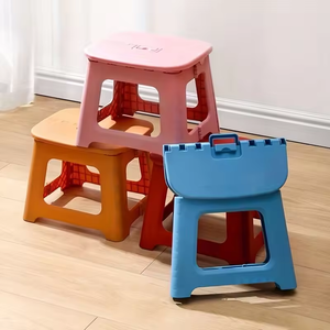 Sgabello pieghevole in plastica portatile personalizzabile per adulti e bambini con passo antiscivolo per la scuola palestra parco e uso alberghiero