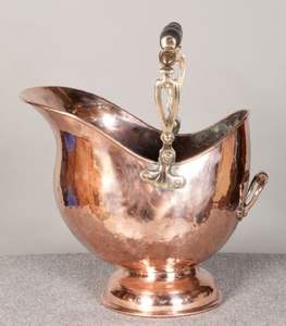 Seau à charbon en cuivre de qualité supérieure fabriqué à la main avec forme fonctionnelle et détails en laiton pour une utilisation dans les maisons traditionnelles - Product Image 6