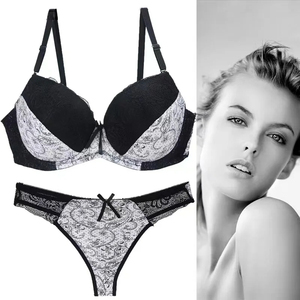 Ensemble de lingerie sexy pour femme, deux pièces, en dentelle florale transparente et respirante, avec soutien-gorge push-up à armatures et culotte, style licou élégant - Product Image 2