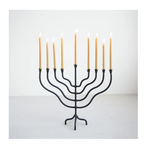 Menorah à plusieurs branches en aluminium de qualité supérieure, plaqué nickel, pour les fêtes, design classique et traditionnel, décoration d'intérieur - Product Image 2