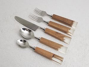 Juego de cubiertos de acero inoxidable de estilo lujoso, juego de cubiertos de resina y mango de madera de Color marrón y blanco, juego de cubiertos pulidos con espejo 18/8 - Product Image 2