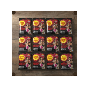 Lot de sucettes Chupa Chups STRANGER THINGS 5 saveurs, sachet familial 120g avec saveurs de fruits mélangés, en cartons de 36 pièces - Product Image 1