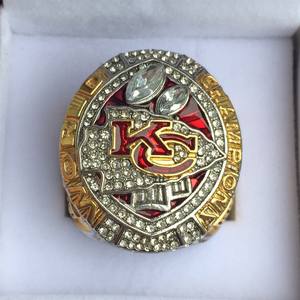 Bague de mariage personnalisée en or massif 14K & 18K en argent sterling 925 certifiée IGI avec moissanite VVS Design convivial pour les fêtes pour hommes - Product Image 4