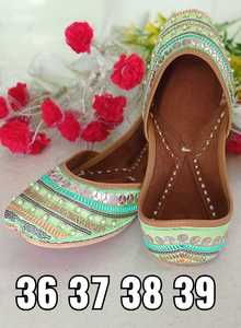 Jutti de style indien pour les fêtes, broderie en cuir, artisanat, jutti pour femmes - Product Image 5