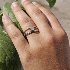 Anillo Unisex de Plata de Ley con Piedra Preciosa, Diseño de Hoja Bohemia, Piedra Lunar de Calidad Extrema para Bodas, Compromisos y Fiestas - Product Image 5
