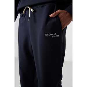 Ensemble de survêtement en coton bleu marine pour homme, épais, doux, texturé, coupe confortable avec design brodé - Style décontracté 85254 - Product Image 5