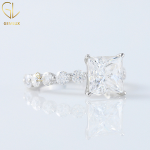 Anillo de compromiso de diamante Moissanite de corte princesa de 2 CT, anillo de burbuja flotante, solitario único de una sola punta con anillo de acento - Product Image 2