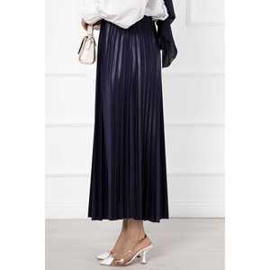 Jupe Hijab en Satin Bleu Marine Brillante et Respirante, Coupe Ajustée, Style Formel et Élégant avec Décoration Imprimée, Taille XS pour l'Été - Product Image 4