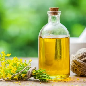 Huile de canola pressée à froid, pure et naturelle | Approvisionnement en gros en vrac de marque privée pour l'aromathérapie, le massage, le savon, les cosmétiques - Product Image 2