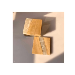 Juego de posavasos redondos de madera y resina de 4 piezas con soporte posavasos de color rosa para bebidas con soporte - Product Image 4