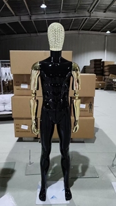 Le nouveau <span class=keywords><strong>mannequin</strong></span> masculin aux <span class=keywords><strong>cheveux</strong></span> de fer et musclé est utilisé pour l'affichage en vitrine - Product Image 5
