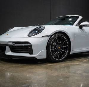 2024 para 911 Turbo S Convertible AWD Volante a la Izquierda Interior Oscuro Asientos de Cuero Automático - Product Image 1