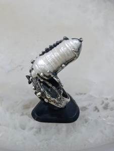 Bague en argent au design unique avec élégant accent de perle d'Istanbul - Product Image 5