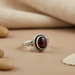 Anillo Ovalado de Plata 925 con Granate, Estilo Boho Romántico, Hecho a Mano, para Mujer, Anillo de Piedra Natural - Product Image 2
