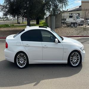 2011 B-M-W-335-d Sedán - Product Image 2