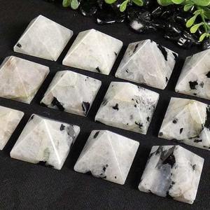 Pyramide de pierre de lune arc-en-ciel la plus vendue pour l'équilibre émotionnel ou l'énergie positive et la méditation pour l'approvisionnement en gros - Product Image 5